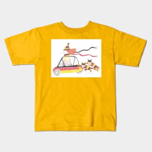 MadCatWoman push starts her ancient Heinkel Bubblecar Kids T-Shirt